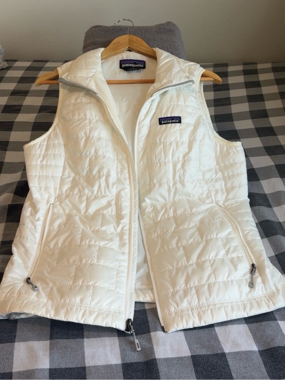 NWOT Patagonia Women's White Lightweight Down Nano Puff Vest
